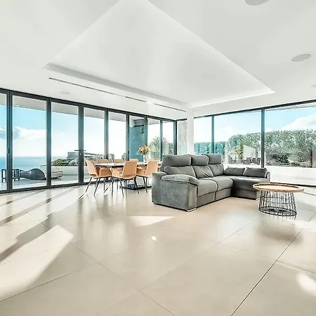 Royale - Sea Front Luxury Retreat By Clubprometheus Вилла