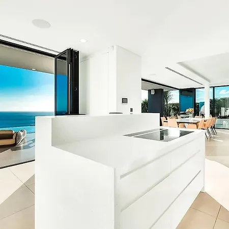 Royale - Sea Front Luxury Retreat By Clubprometheus Вилла Понта-ду-Сол