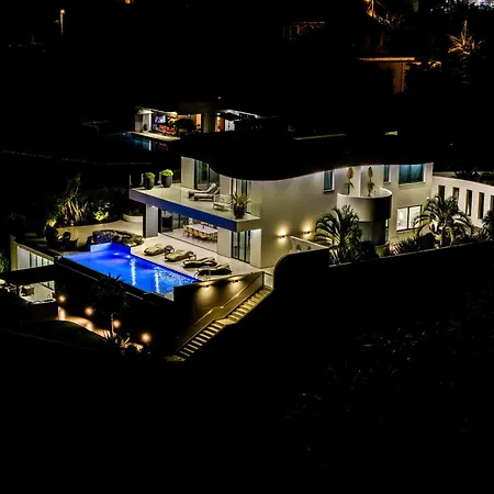 Villa Royale - Sea Front Luxury Retreat By Clubprometheus