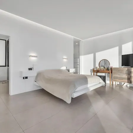 Royale - Sea Front Luxury Retreat By Clubprometheus Villa *
